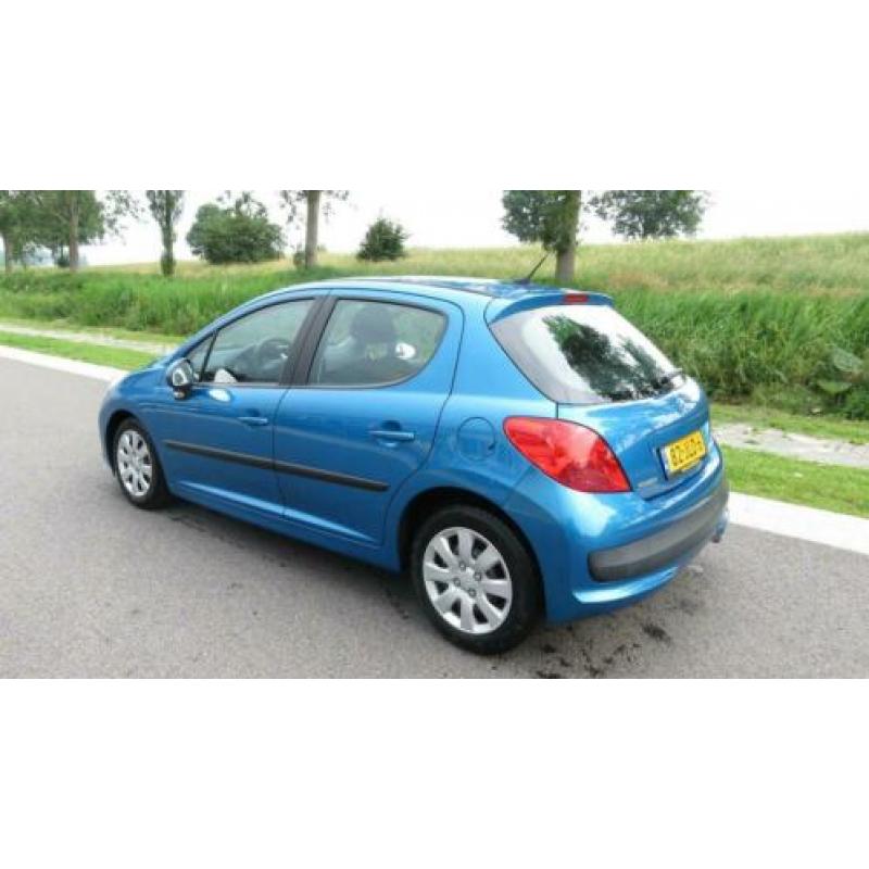 Peugeot 207 1.6 HDI * 90 PK * 5 DRS * CLIMA * Cruise control