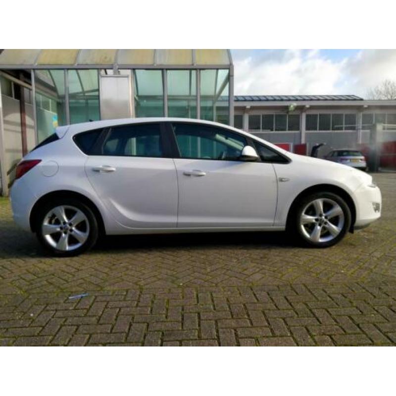 Opel Astra 1.4 Turbo Ecotec 103KW 5-D 2010 Wit