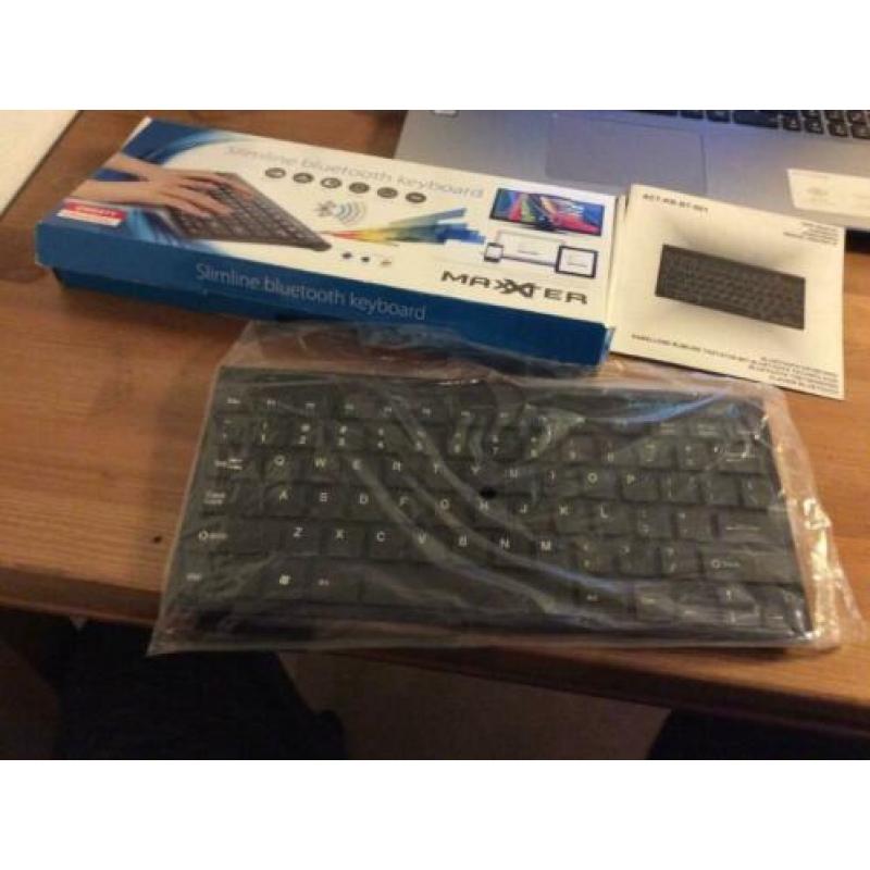 Slimline bluetooth keyboard