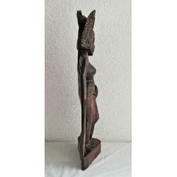 Grote Balinese houten sculptuur vrouw, 61 cm hoogte