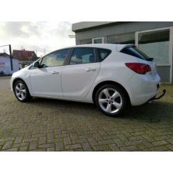 Opel Astra 1.4 Turbo Ecotec 103KW 5-D 2010 Wit