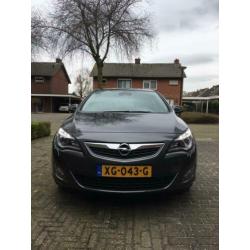 Opel Astra 1.4 Turbo 103KW 5D 2012 Grijs met achterschade