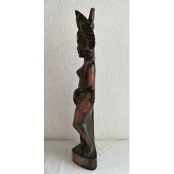 Grote Balinese houten sculptuur vrouw, 61 cm hoogte