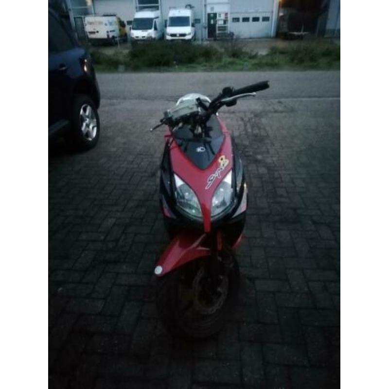 OPKNAPPER: Kymco super 8 | 45km | 2008 | 14.133km gelopen