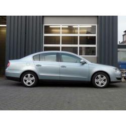 Volkswagen Passat 2.0 FSI Comfortline Automaat, Xenon, Cruis