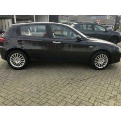 Alfa Romeo Alfa-147 1.6 T.spark 16V 77KW 5DR 2006 Zwart