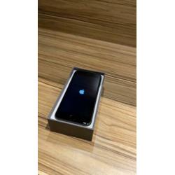 iPhone 8 64GB scherm kras vrij! Incl doos