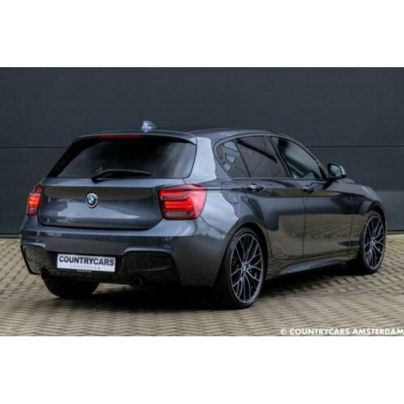 BMW M135 i xDrive Harman&Kardon Leder Sportchassi