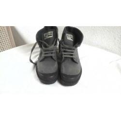 Paladium: z.g.a.n. canvas schoenen/gympen mt: 42 kl: grijs