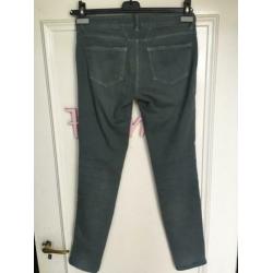 Closed broek maat 25