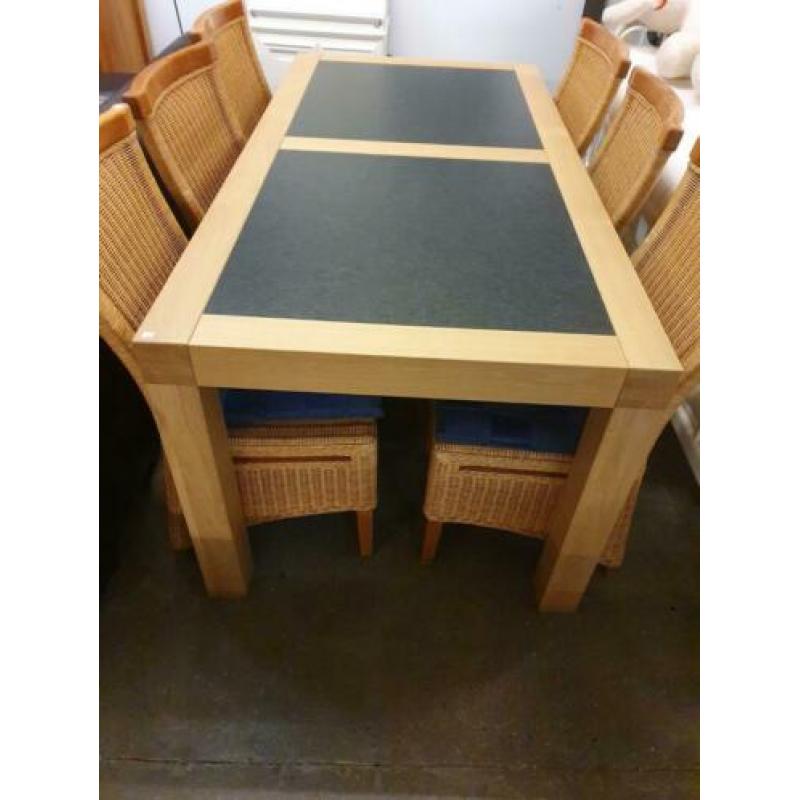 Eettafel met inleg