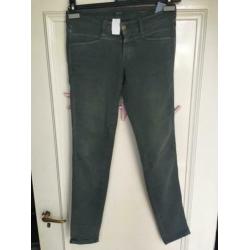 Closed broek maat 25