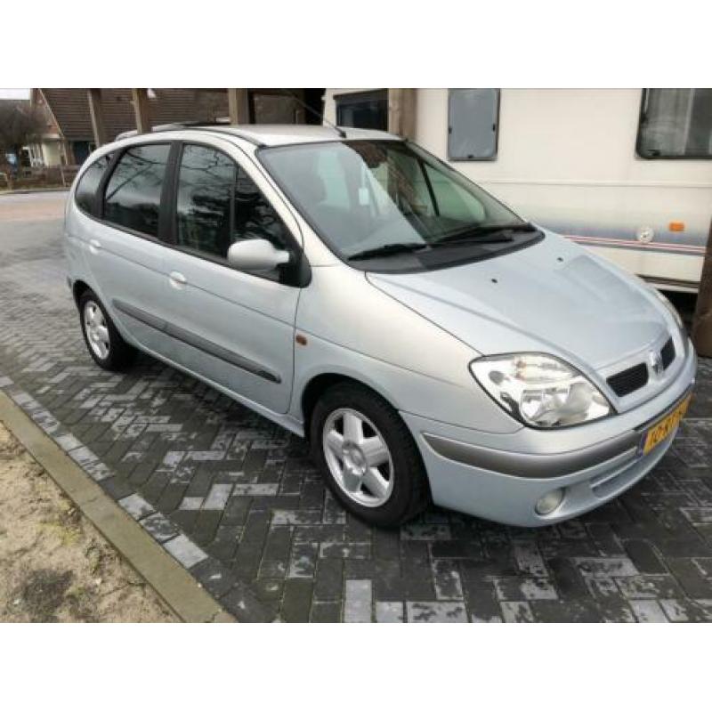 Renault Megane Scenic 2.0 16V AUT 2005 2002 Grijs