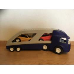 Vrachtwagen little tikes met 2 auto’s