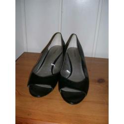 Elegante zwarte lakleren pumps sleehak van Woolworths, mt 41