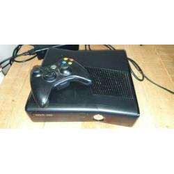 X box 360 met 2x stuur en pendalen. + 18x spel