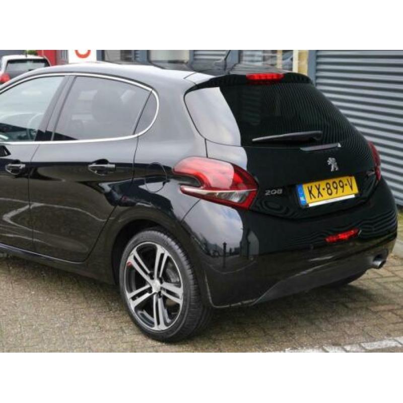 Peugeot 208 GT-Line 1.2 110pk 5D. EAT6 | Navigatie |Parkeerc