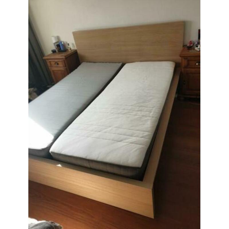 Bed en matrassen in nieuwe staat!