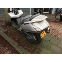 Honda 600cc Silverwing motorscooter loop of sloop. Blok goed