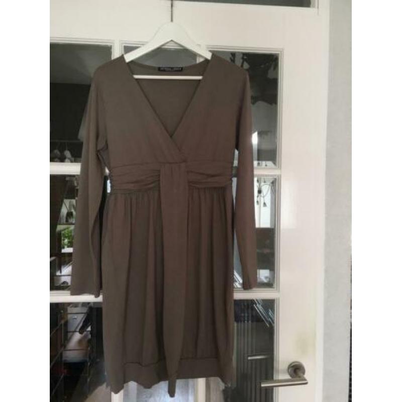 JUFFROUW JANSEN taupe kleurige stretch jurk-38/40??