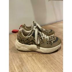 Sneakers panter print van de Zara