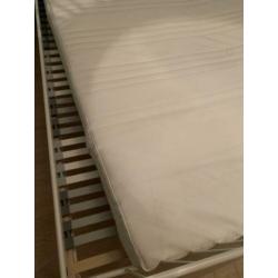 IKEA Leirvik bedframe incl lattenbodems en matras 140x200 cm