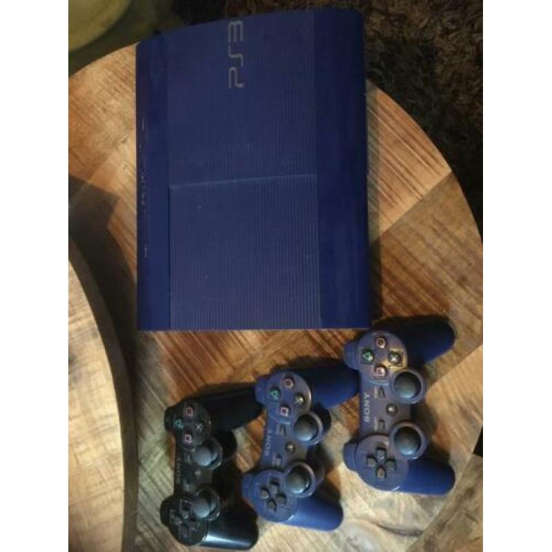 PS3 500gb speelt ook blue-ray disc incl 3 controllers