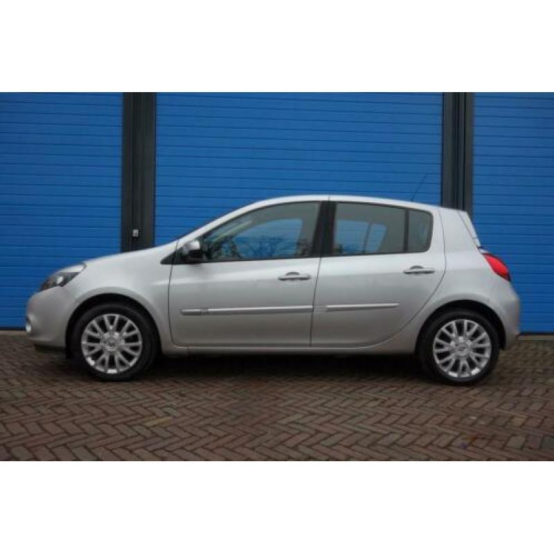 Renault Clio 1.5 dCi Collection ZEER NETTE AUTO (bj 2011)