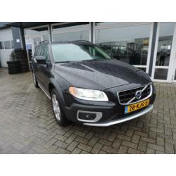 Volvo XC70 2.4 D5 Summum 50 procent deal 4375,- ACTIE AWD /