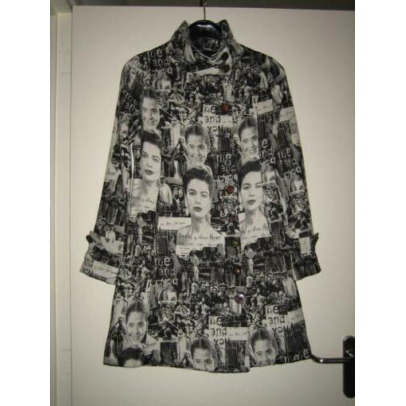 A-symmetrische zwart-wit fotoprint jas DESIGUAL 40 snazzeys