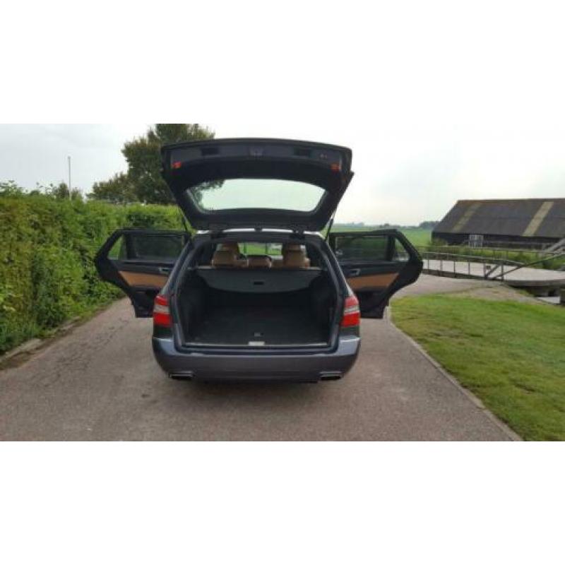 Mercedes E-Klasse 3.5 E350 CGI Estate 4MATIC AUT NOV 2011