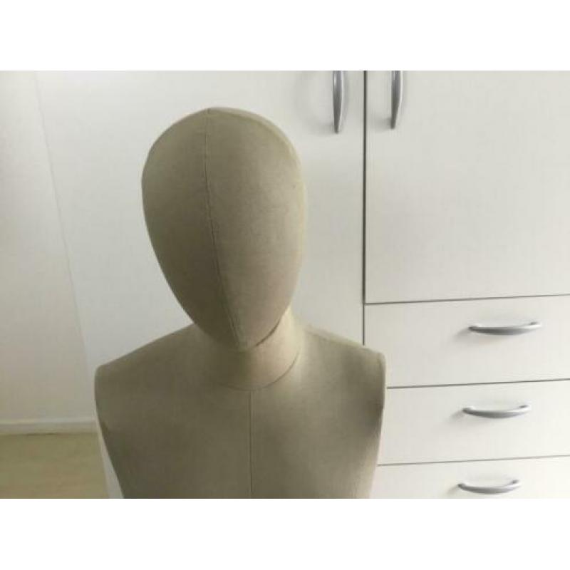 Stoffen torso etalagepop