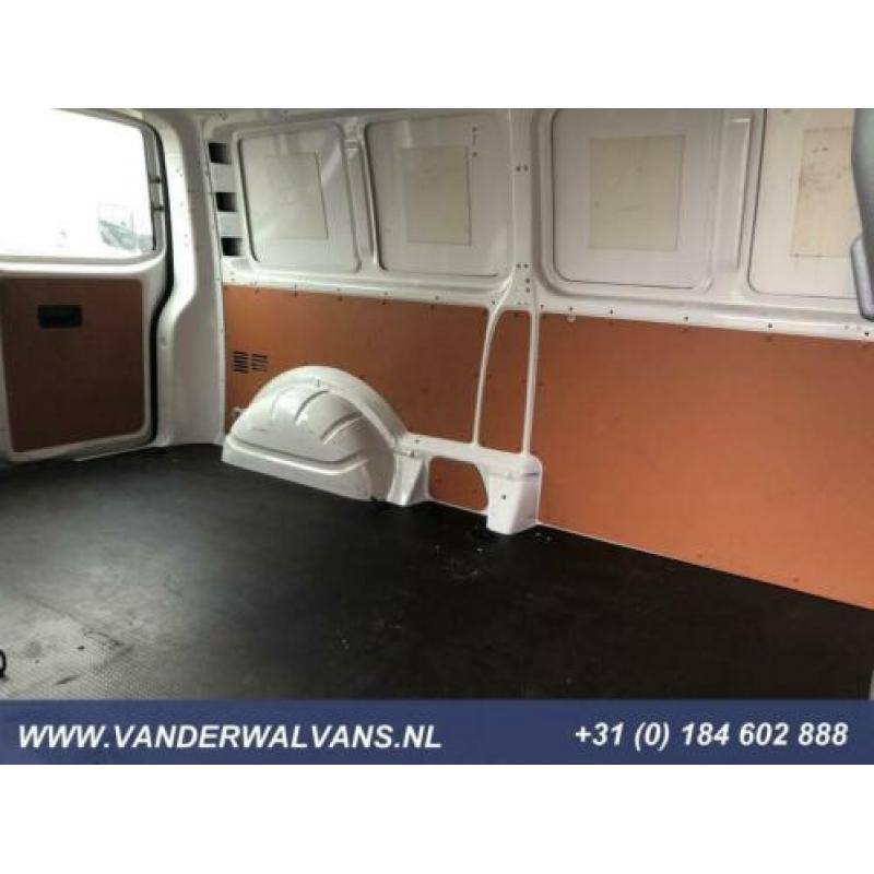 Volkswagen Transporter 2.0TDI 140pk L2H1 Airco, navigatie, c