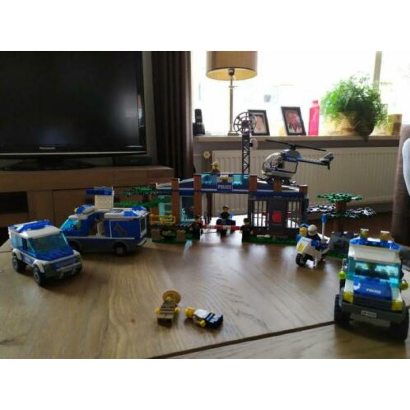 Lego city 4440 bospolitie en sets 4438, 4441 en 60041