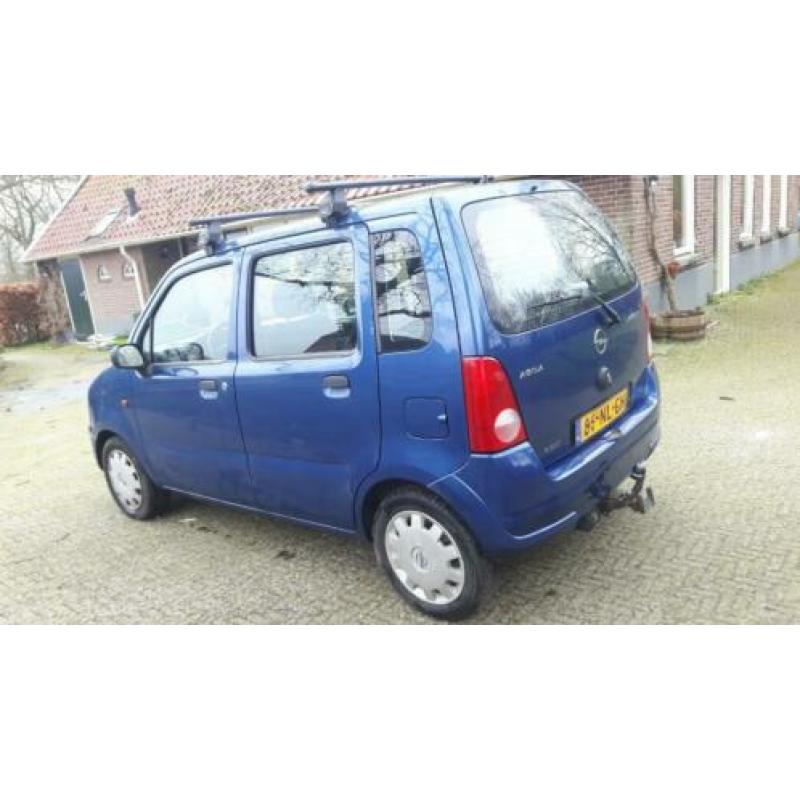 Opel Agila inclusief dak- en fietsendrager