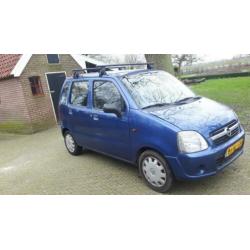 Opel Agila inclusief dak- en fietsendrager