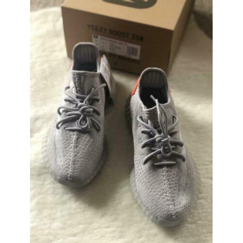 Yeezy boost 350 v2 “Tail White”