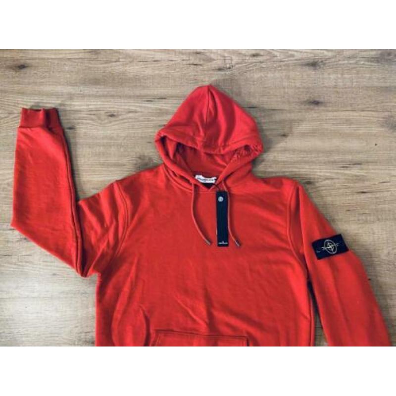 Givenchy vest trui hoodie maat M nieuw rood Stone Island ook