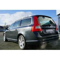 Volvo V70 2.5FT 230pk SUMMUM Xenon/Leder/Roofrails/110777 km