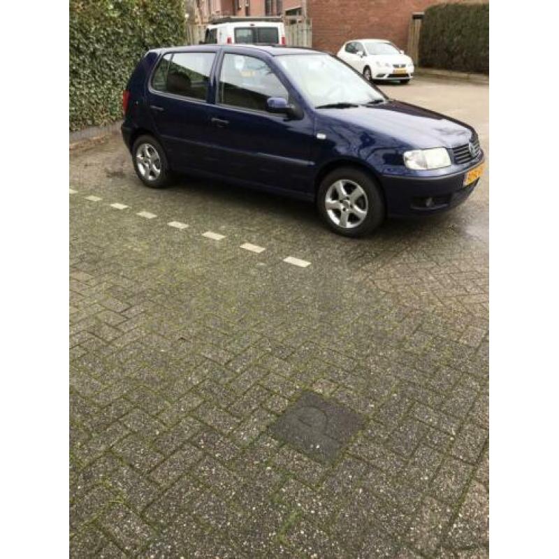 Volkswagen Polo 1.4 44KW 2000 Blauw