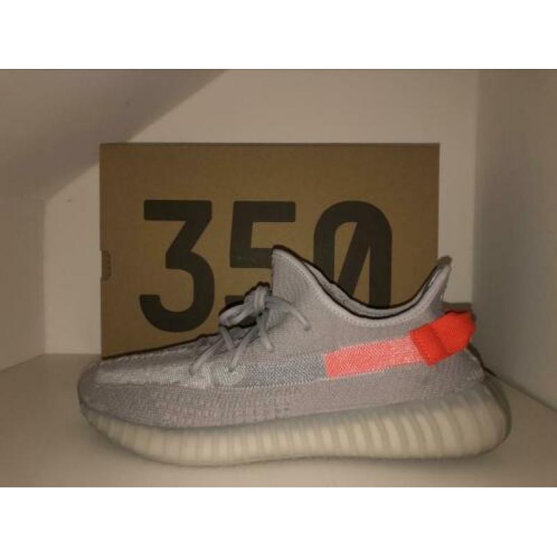 Yeezy Boost 350 V2 Tail light 45 1/3