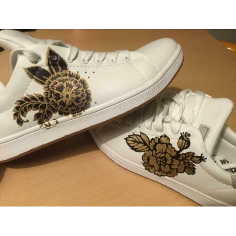 Zeeman sneakers, met gouden bloemen motief