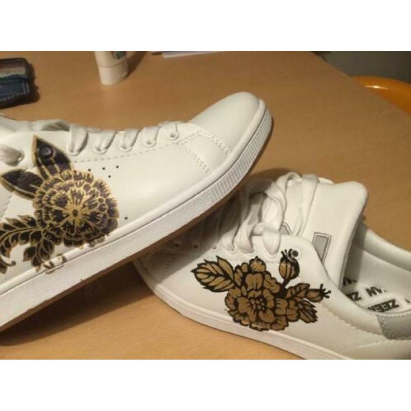 Zeeman sneakers, met gouden bloemen motief