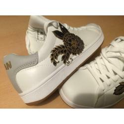 Zeeman sneakers, met gouden bloemen motief