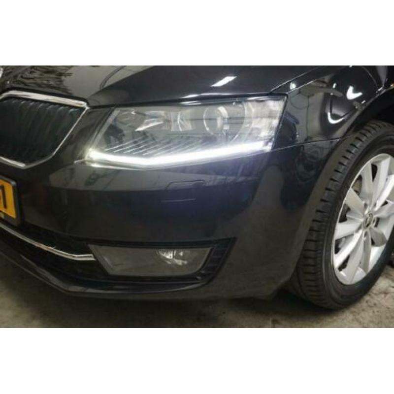 Skoda OCTAVIA Hatchback Elegance 1.2 Tsi