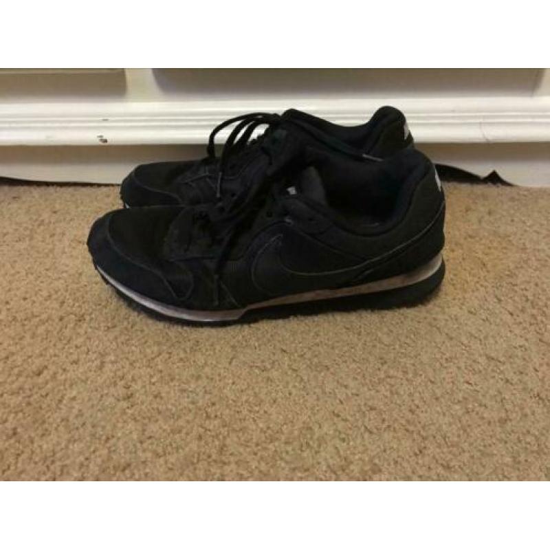 Nike MD Runner 2 zwart (maat 38)