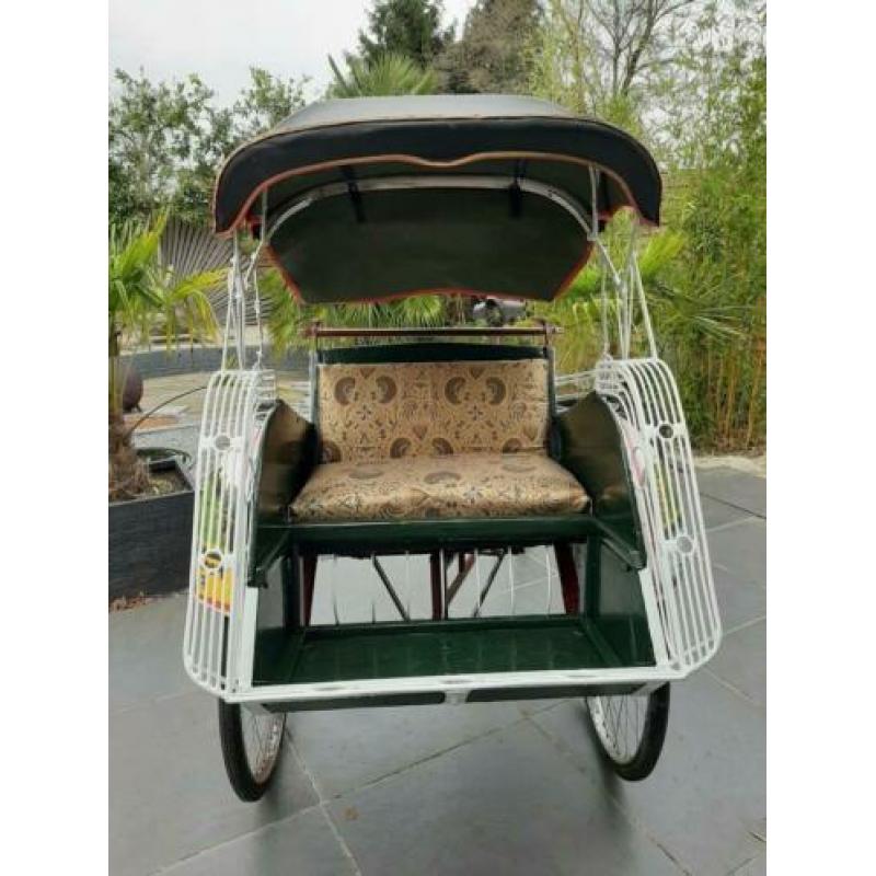 Te koop: becak (bedjak, riksja, indonesische becak)