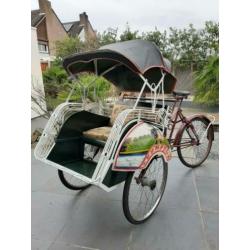 Te koop: becak (bedjak, riksja, indonesische becak)