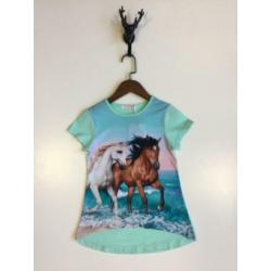 Paarden t-shirts maat 104