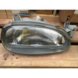 ? Mazda 121 koplamp rechts 8bdh-51-030 NIEUW